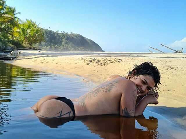 MEGUSTACUIR free sexy photo