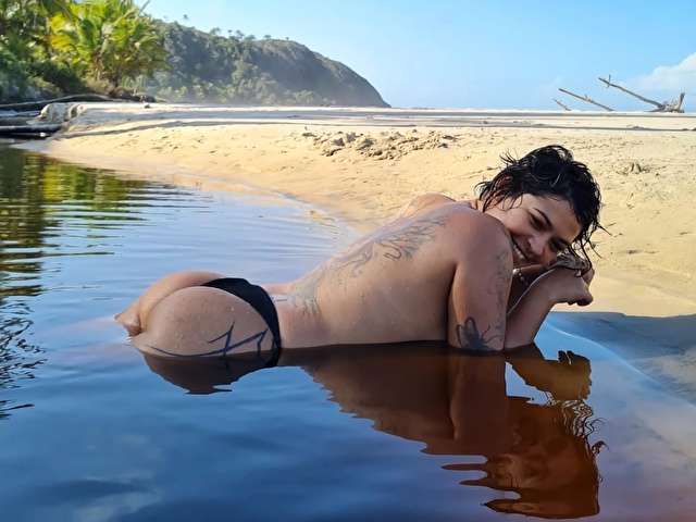 MEGUSTACUIR free sexy photo