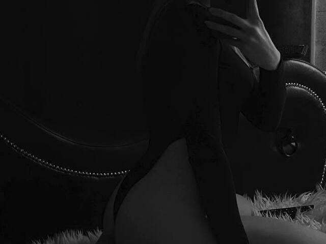 KIRATEASE free sexy photo
