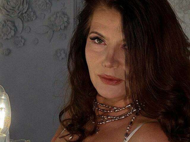 LUCYBELLY free sexy photo