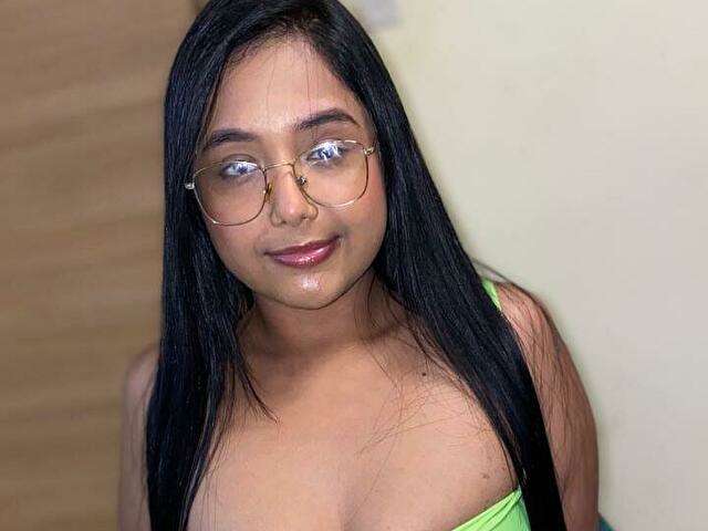 LUCIANAA1 free sexy photo