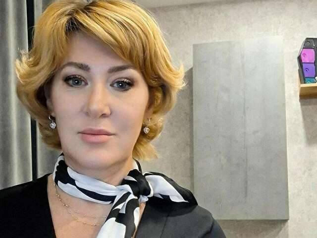 BRIGHTBLONDE free sexy photo