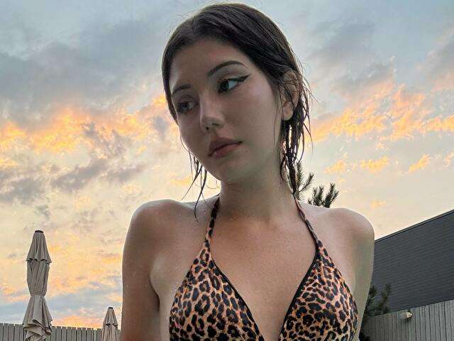 EVELINAVLUV free sexy photo