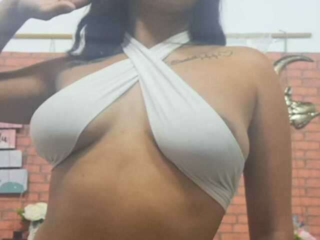 PRETYASHELY free sexy photo