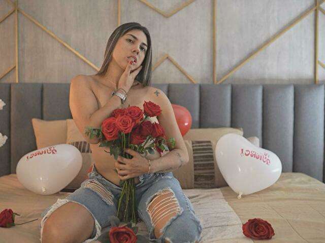 LUCYDAVIESS free sexy photo