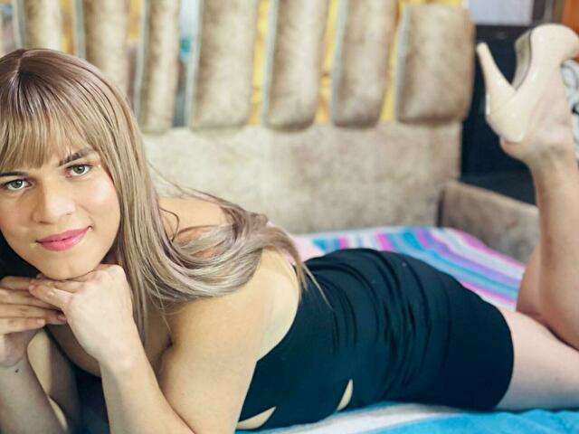 ORIANASAENZ free sexy photo