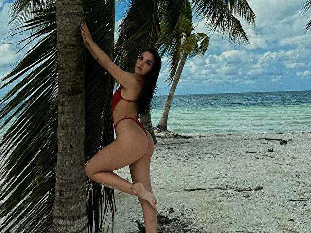 YOURALISA free sexy photo
