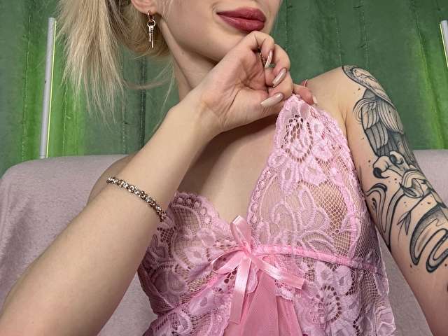 LISAKISS free sexy photo