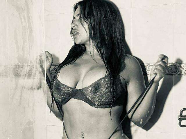 PARISTORO free sexy photo
