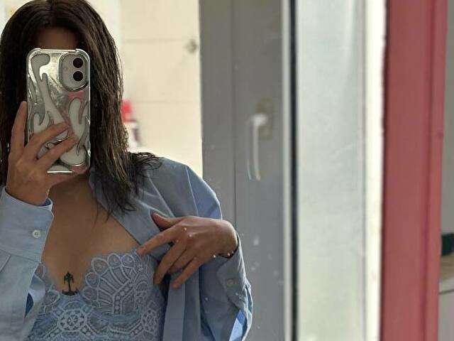 VIVIENNBLOOM free sexy photo
