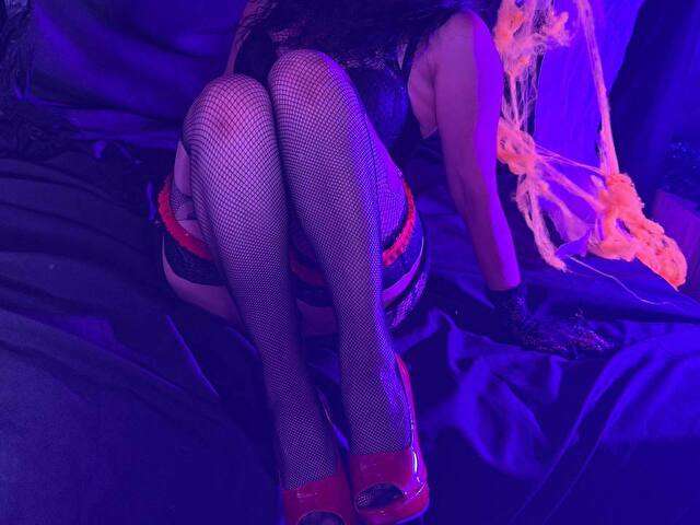 MIAKHAL free sexy photo