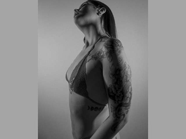 IVANNAA free sexy photo