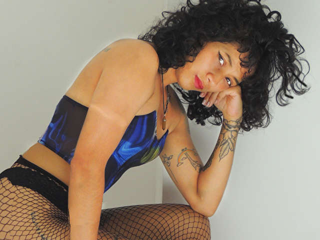 ANNEEFOXX free sexy photo