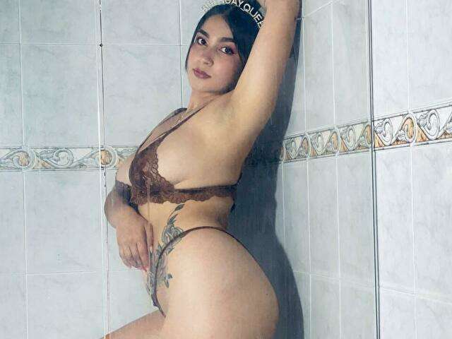 SCARLETREYES free sexy photo