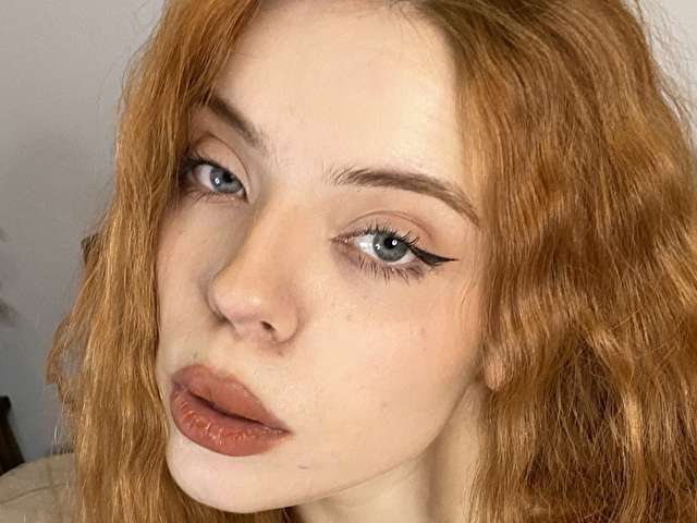 FOXYRISS free sexy photo