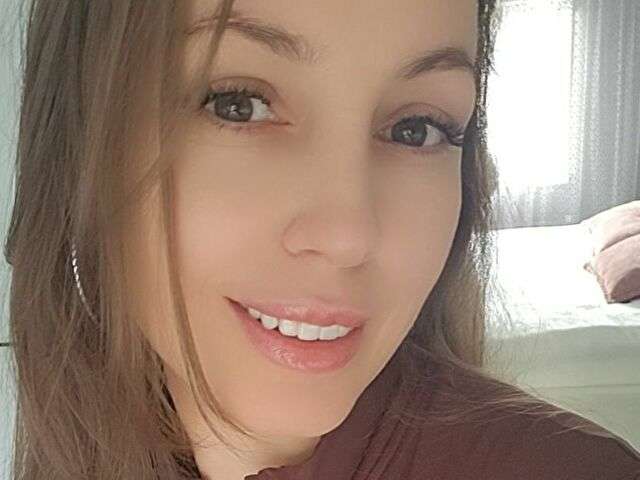ANNIEXKISS free sexy photo