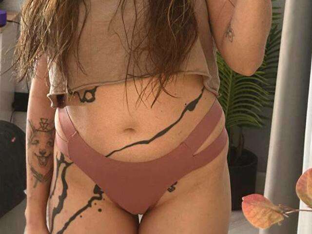ELIZABROWN free sexy photo