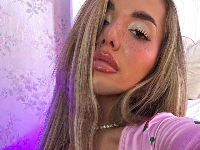 CLARAHAZEL free sexy photo