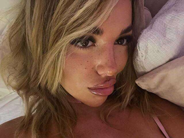 CLARAHAZEL free sexy photo
