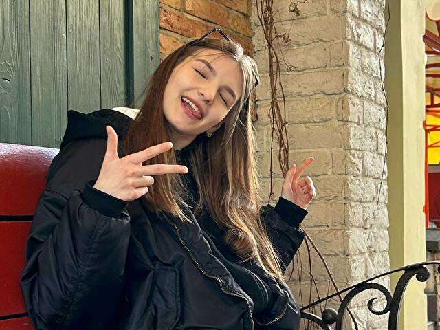 AMELIAMORE1 free sexy photo