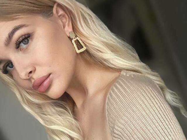 DAZYCUTE free sexy photo