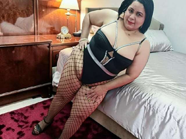 QUEENZOEXXX free hard sexy photo
