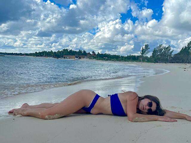 ELISASTOUNE free sexy photo