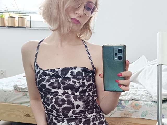 CINDERELLAXO free sexy photo