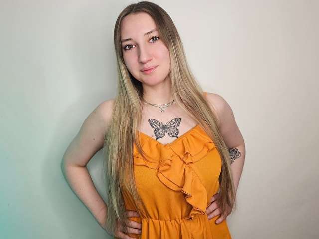 BLONDYJOLLY free sexy photo