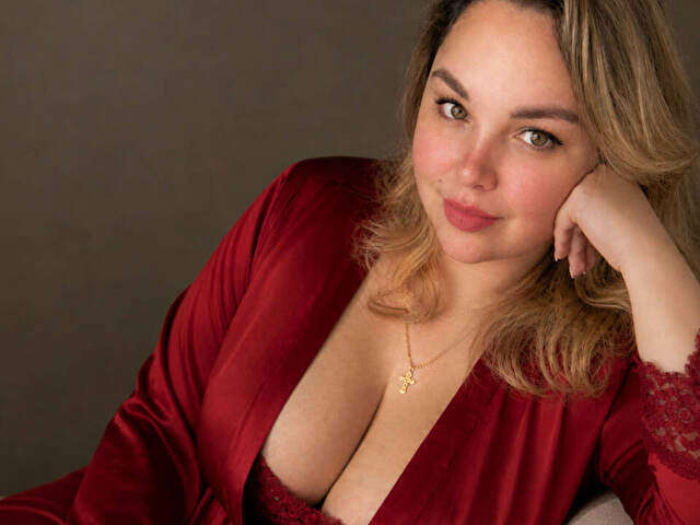 SUGARPLUMP free sexy photo