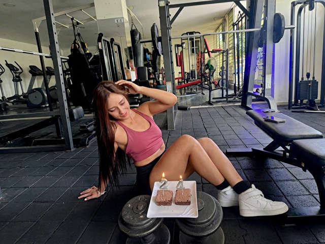 SARAWILLIAMS free sexy photo