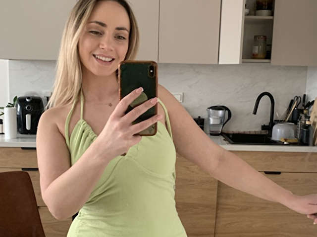 SCARLETTREAL free sexy photo