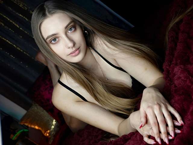 ALICECUTES free sexy photo