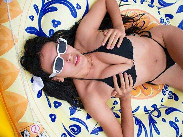 ADHARAGIL free sexy photo