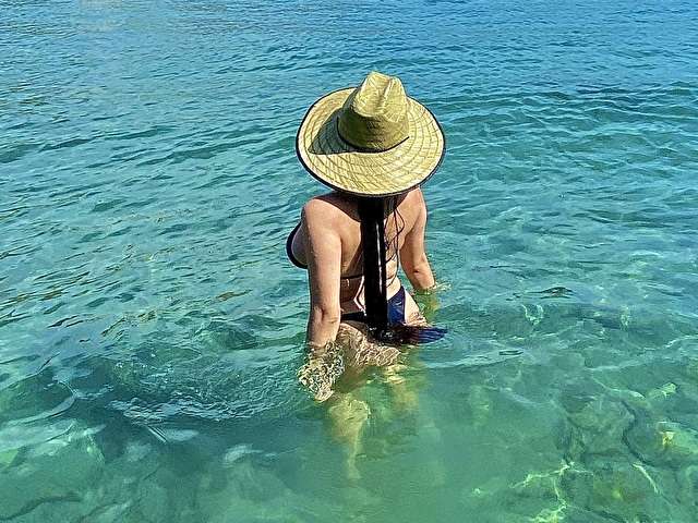 ADHARAGIL free sexy photo