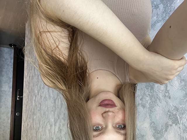 SECRETIRIS free sexy photo