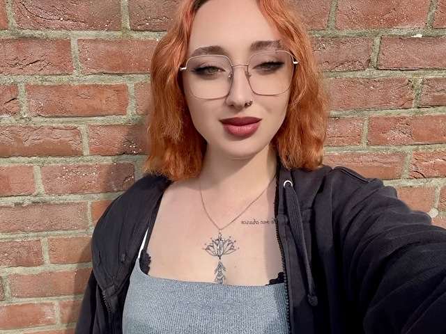 LISAXOFUN free sexy photo