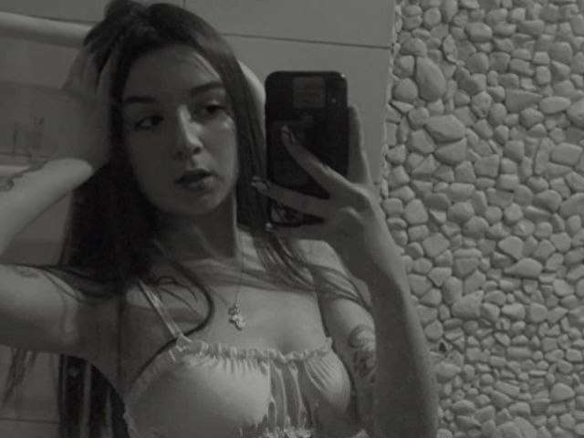 EVALOVE free sexy photo