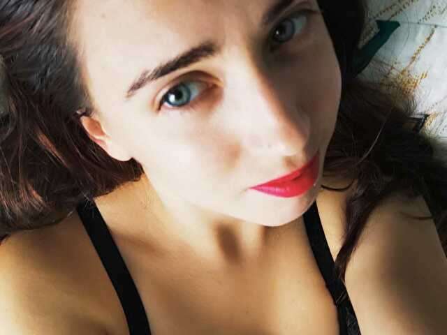 EMILYFLIRT free sexy photo