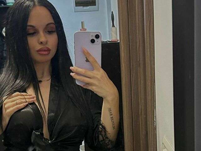 HANNAHISSA free sexy photo