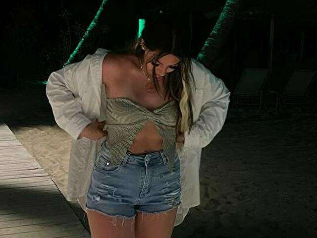 GOLDIEAMIS free sexy photo