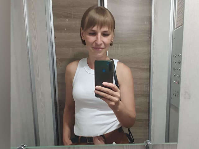 AMOURA free sexy photo