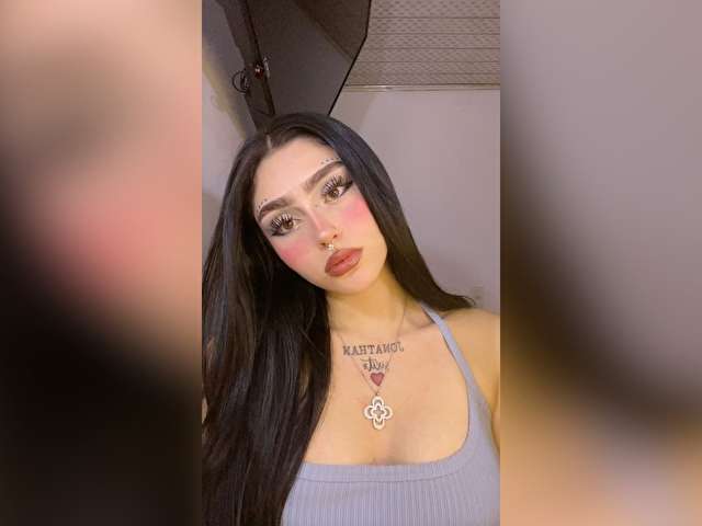 ANYAA free sexy photo