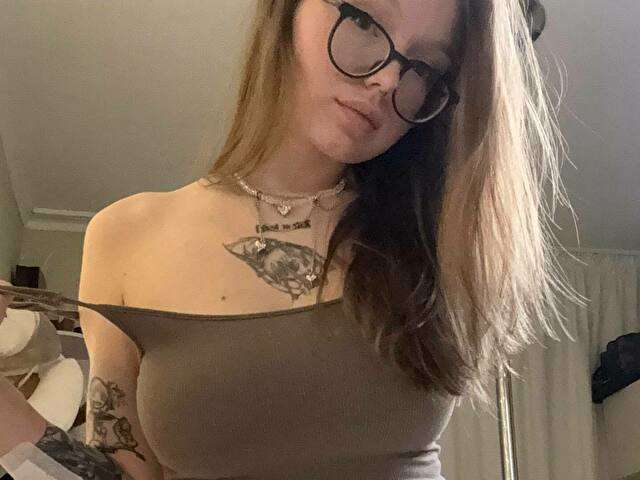 BOLLYMOLLY free sexy photo