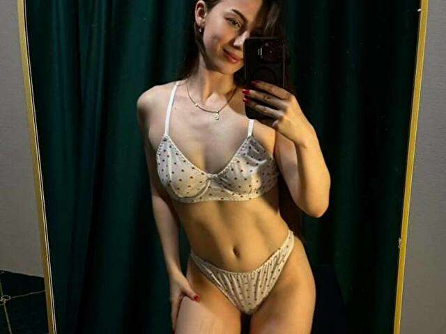 EVAAA free sexy photo