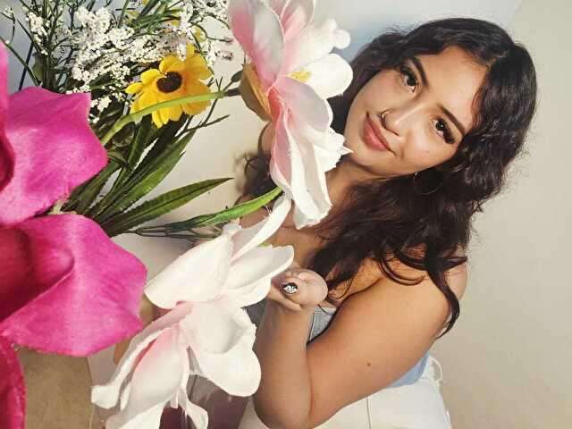 KARIMBELTRAN free sexy photo