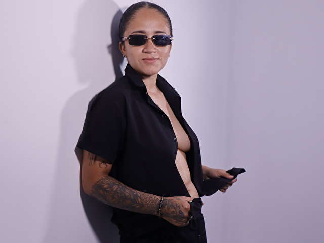 CLOEMADELS free sexy photo