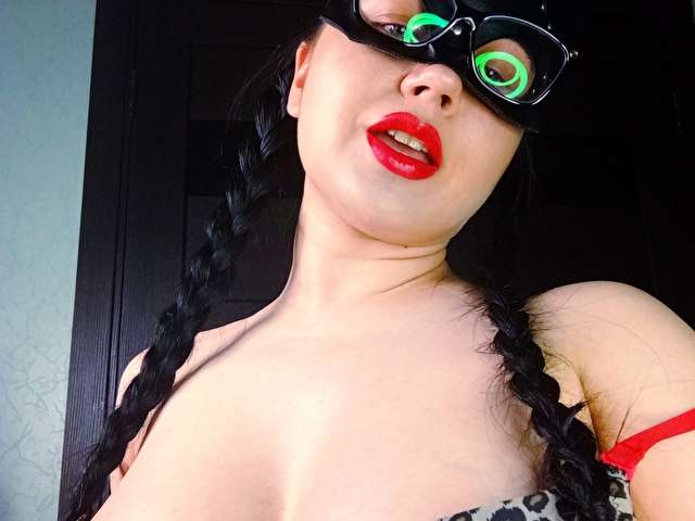 AZALEA free sexy photo