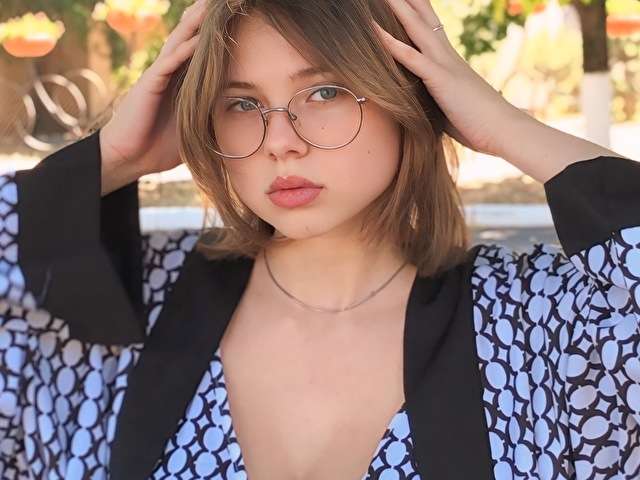 PEACHPUF free sexy photo