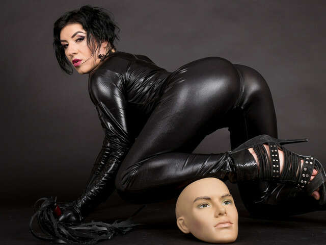 GODESSUNIQ free sexy photo